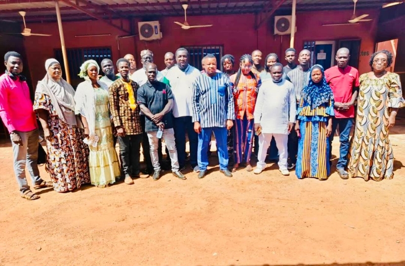 𝐃𝐞𝐬 𝐣𝐞𝐮𝐧𝐞𝐬 𝐞𝐭 𝐝𝐞𝐬 𝐟𝐞𝐦𝐦𝐞𝐬 𝐦𝐢𝐞𝐮𝐱 𝐨𝐮𝐭𝐢𝐥𝐥&eacute;𝐬 𝐩𝐨𝐮𝐫 𝐩𝐨𝐫𝐭𝐞𝐫 𝐥𝐞𝐬 𝐩𝐫&eacute;𝐨𝐜𝐜𝐮𝐩𝐚𝐭𝐢𝐨𝐧𝐬 𝐝𝐮 𝐦𝐨𝐧𝐝𝐞 𝐩𝐚𝐲𝐬𝐚𝐧